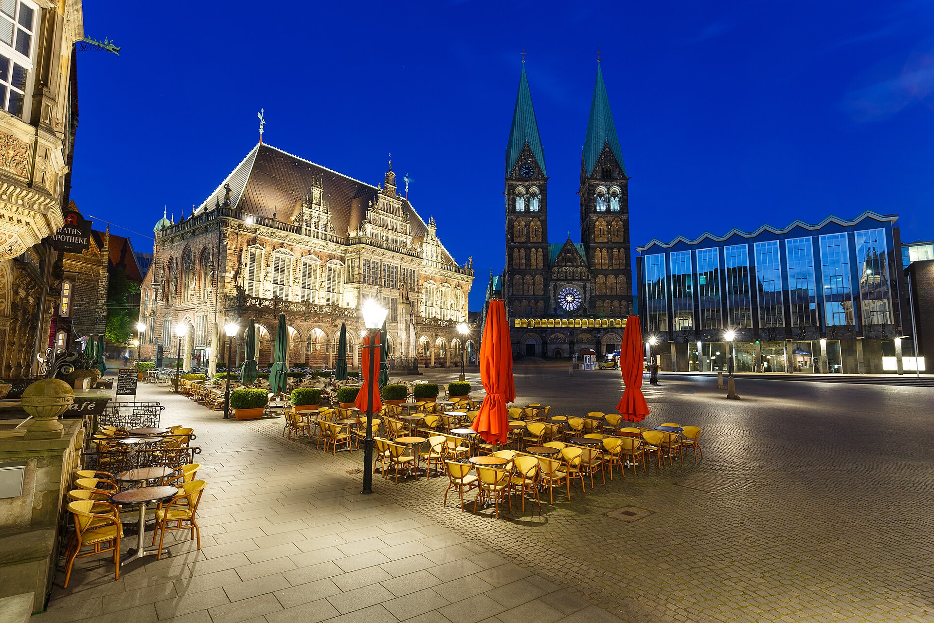 Bremer Marktplatz mit Rathaus, Dom, Roland und Bürgerschaft in Bremen