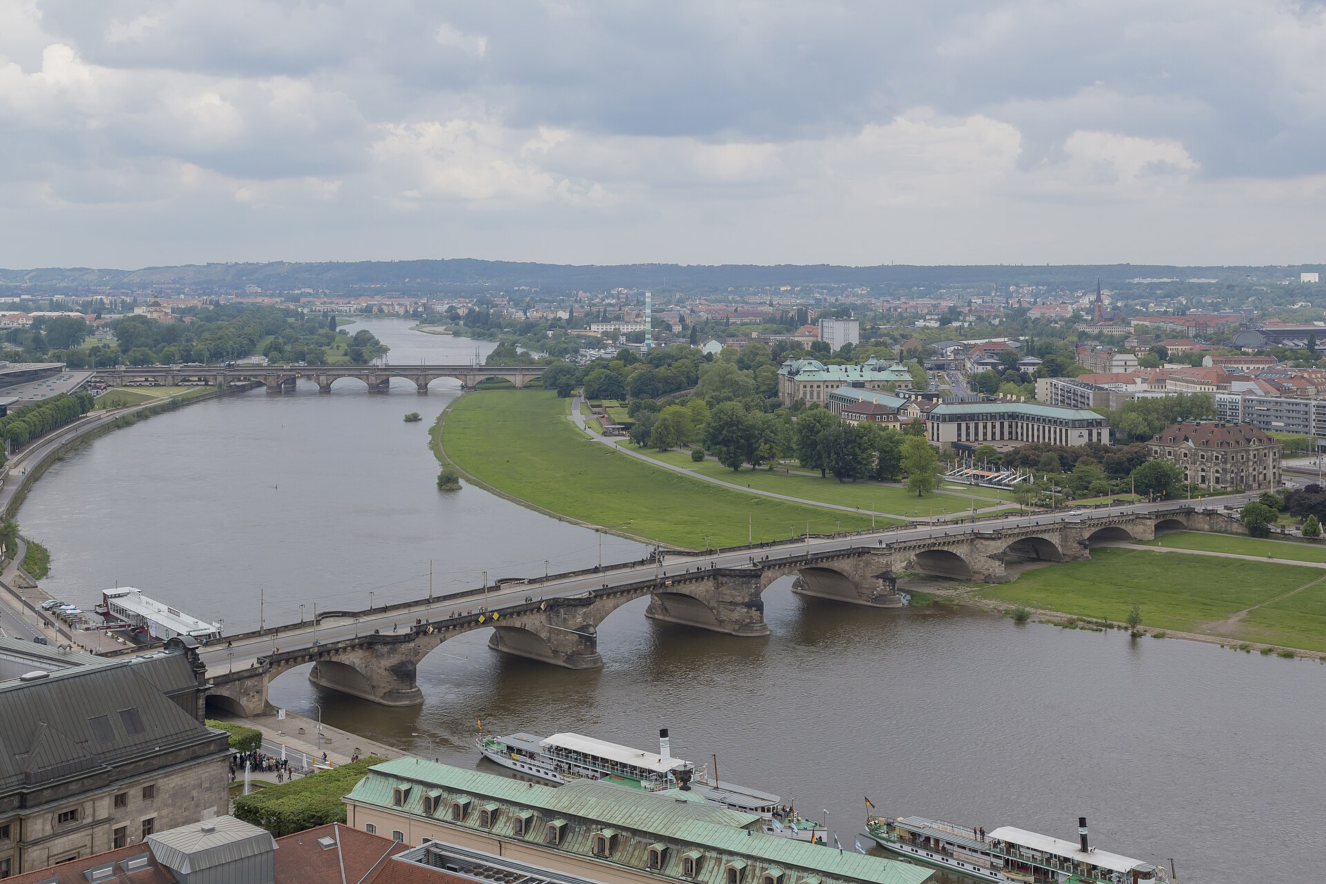 Augustusbrücke und Elbe in Dresden, Blick von der Frauenkirche