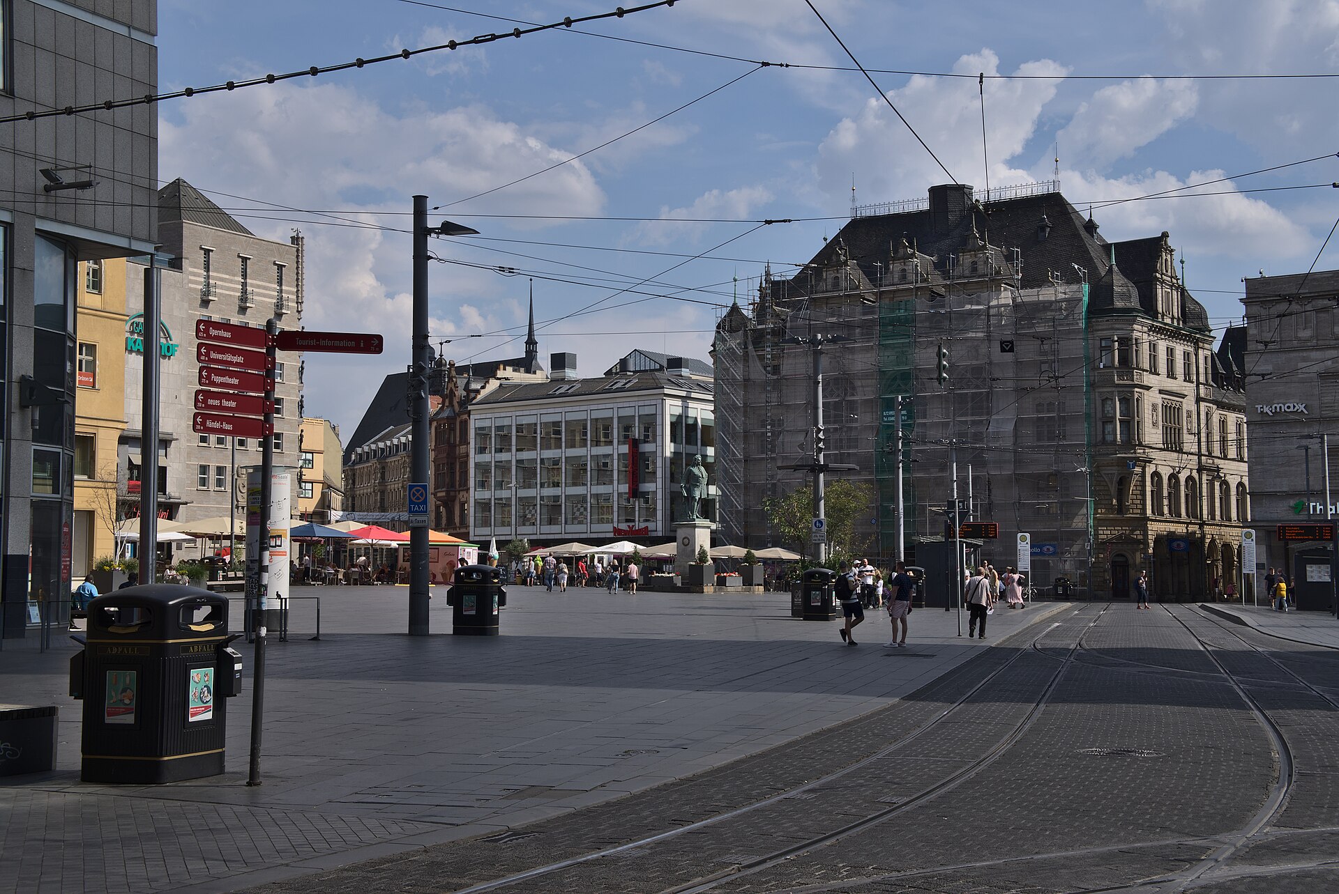 Marktplatz in Halle (Saale) mit dem Stadthaus