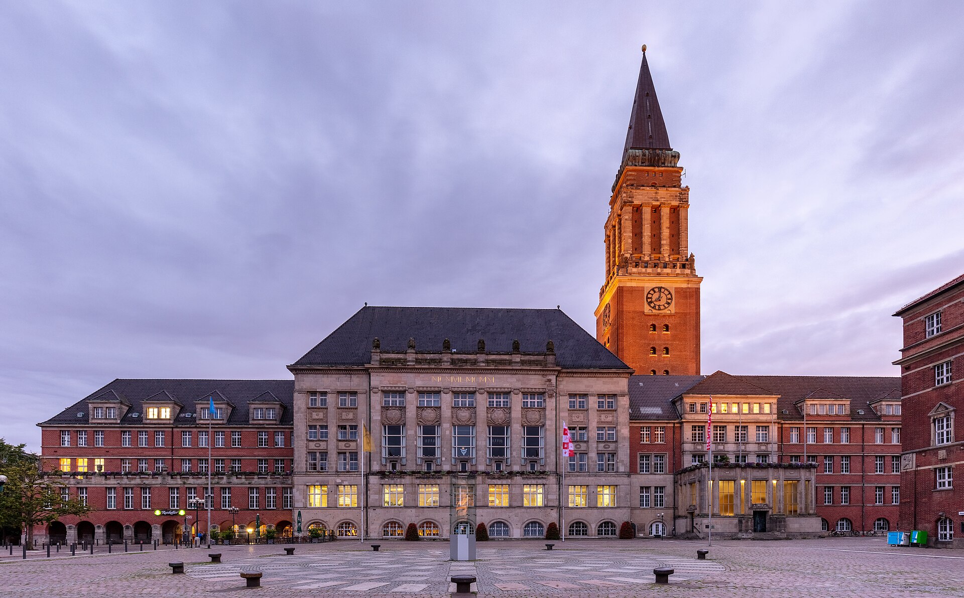 Rathaus mit Rathausturm in Kiel